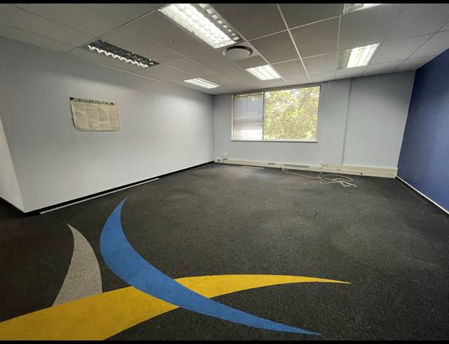 3,440M² OFFICE FOR SALE IN PARKTOWN